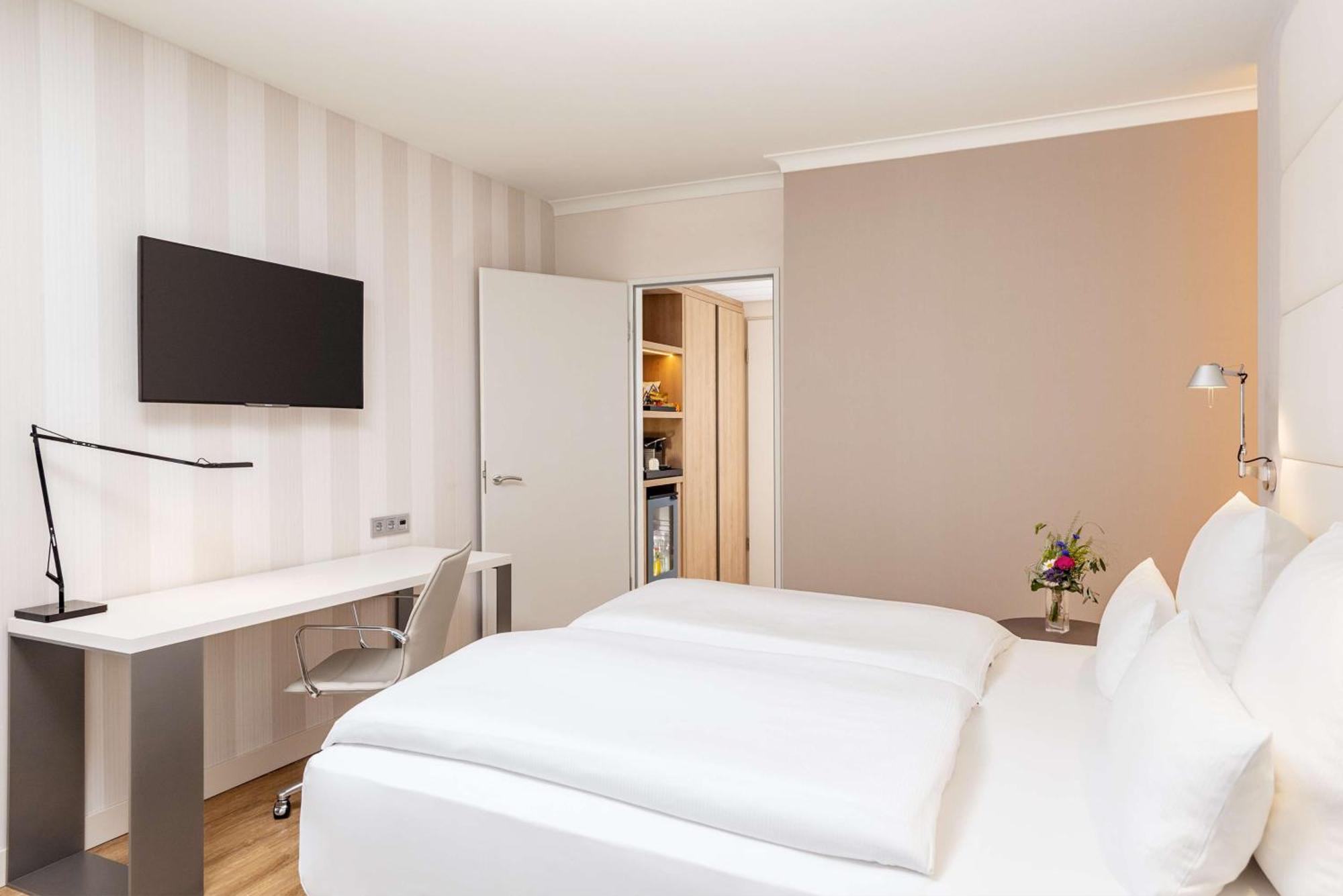 Nh Alexanderplatz Hotel 4*